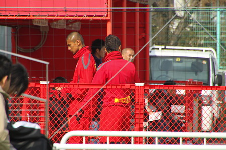 引き上げる選手たち