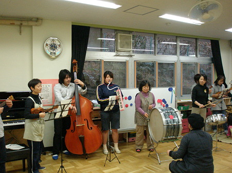保育園で先生バンド