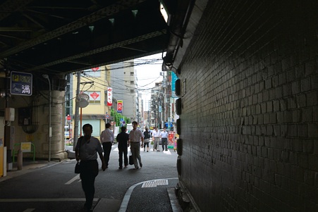 2011.08.06　新橋　ガード下