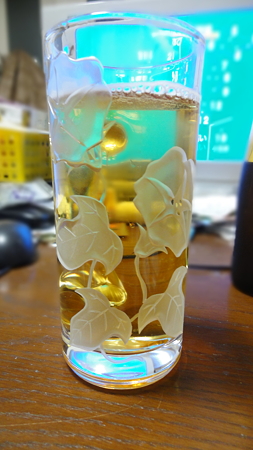 今日の作品 「朝顔」 サントリーオールフリーを入れてみよう。