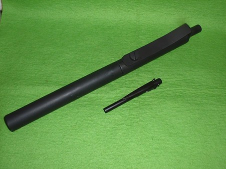 フルスクラッチ モデルガン「OSSスティンガー」と「ソ連 パイプ 型消音拳銃」